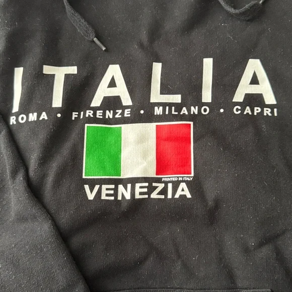 Black Italia Hoodie with Flag Design - Picture 2 of 6
